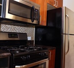 361 Grissom Ct in Hoffman Estates, IL - Building Photo - Building Photo