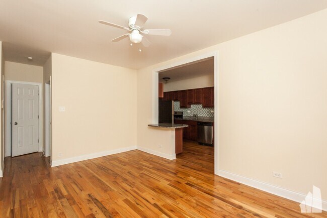 622 W Cornelia, Unit 3N in Chicago, IL - Building Photo - Building Photo