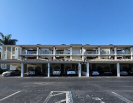 6025 Chardonnay Ln in Naples, FL - Building Photo