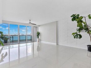 7935 East Dr in North Bay Village, FL - Building Photo - Building Photo
