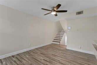 4510 La Capri Ct in Tampa, FL - Building Photo - Building Photo