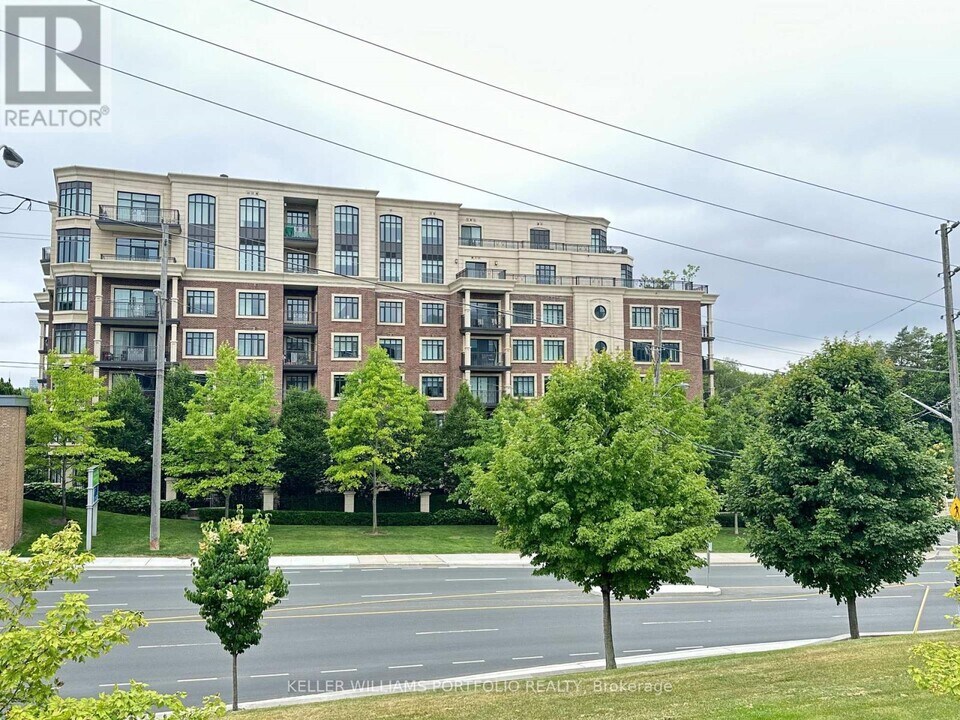 1888 Bayview Ave in Toronto, ON - Building Photo