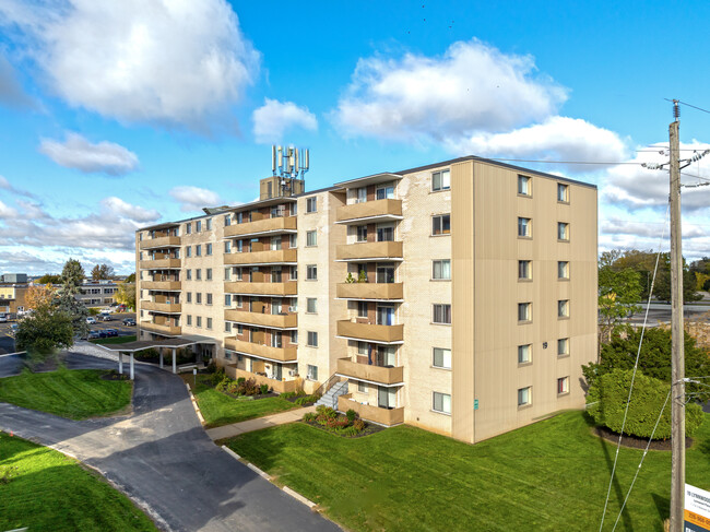 Lynnwood Place 19 in Brantford, ON - Building Photo - Building Photo