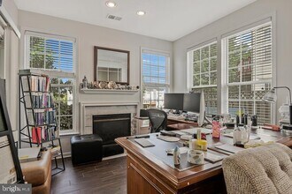 24681 Nettle Mill Square in Stone Ridge, VA - Building Photo - Building Photo