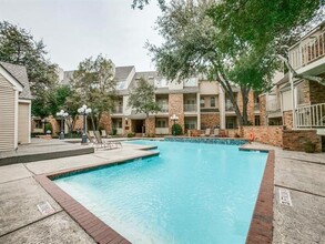 5325 Bent Tree Forest Dr in Dallas, TX - Building Photo - Building Photo