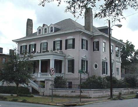 303 E Gaston St in Savannah, GA - Building Photo - Building Photo