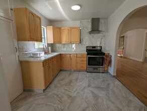 6619 Willoughby Ave in Los Angeles, CA - Building Photo - Building Photo