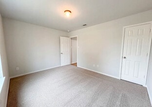 401 Caravaggio Cir in Sacramento, CA - Building Photo - Building Photo