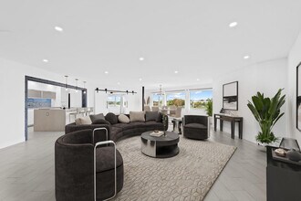 877 NE 195th St in Miami, FL - Building Photo - Building Photo