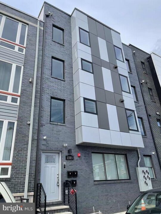 1505 Parrish St in Philadelphia, PA - Building Photo