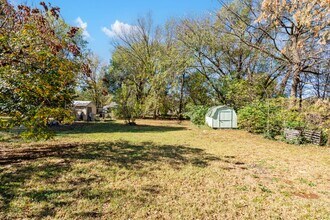 1621 N Hillcrest Ave in Springfield, MO - Building Photo - Building Photo