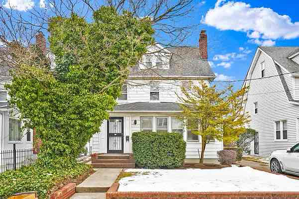 property at 18822 Lewiston Ave