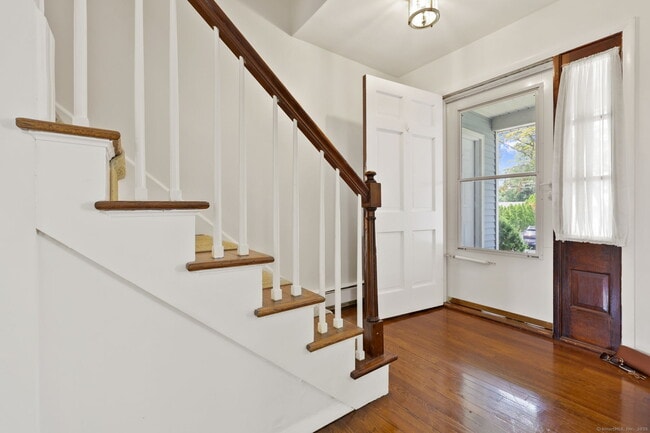 19 Windy Knolls in Greenwich, CT - Building Photo - Building Photo