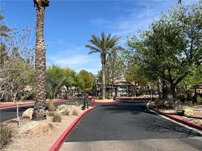 652 Peachy Canyon Cir in Las Vegas, NV - Building Photo - Building Photo