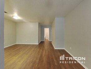 700 Mamilane in Modesto, CA - Building Photo - Building Photo