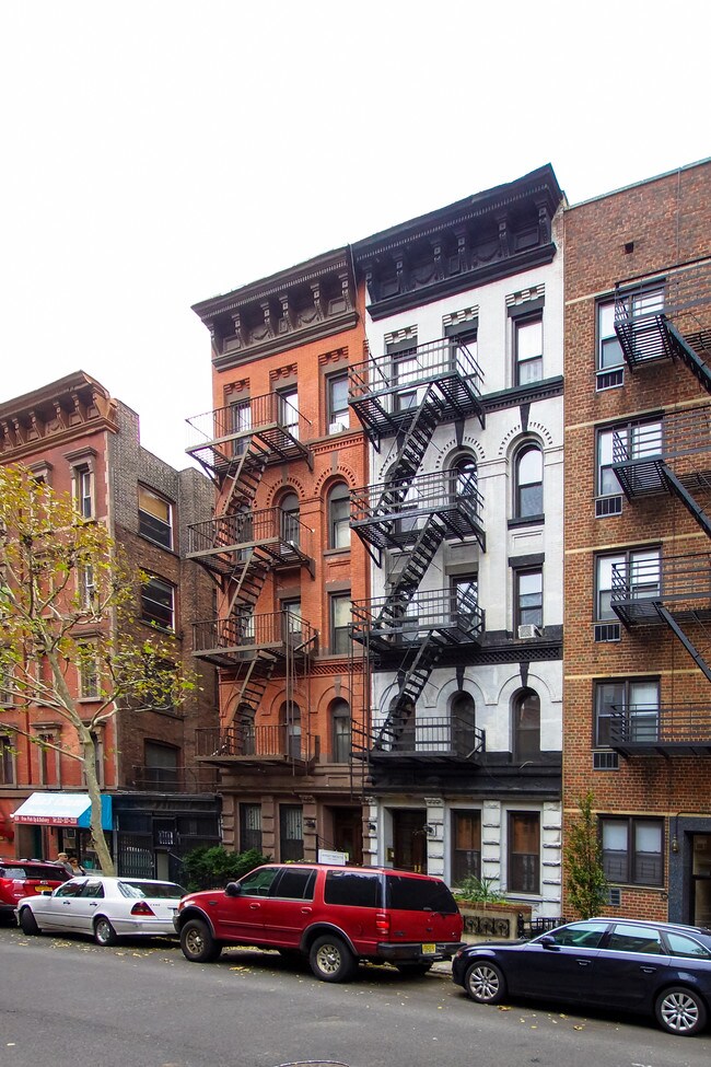 Yorkville in New York, NY - Foto de edificio - Building Photo