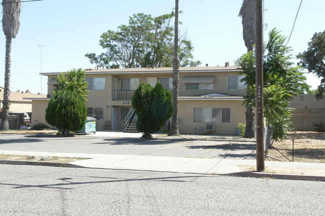 425 3rd Ave in Oakdale, CA - Foto de edificio - Building Photo