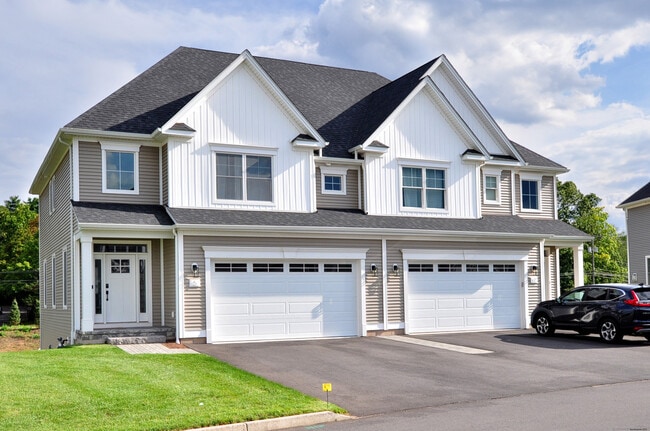 property at 5 Oakwood Cir