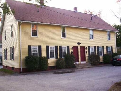 2-20 Vosler Dr in Moosup, CT - Building Photo