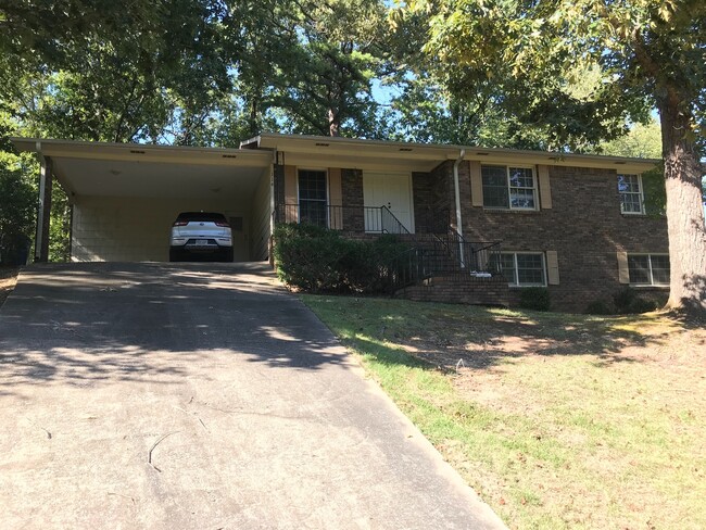 114 Midway Ln in Anniston, AL - Building Photo - Building Photo