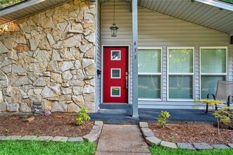 433 Sandy Trail in Richardson, TX - Foto de edificio - Building Photo