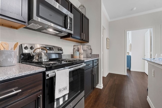 Auberge of Burleson in Burleson, TX - Foto de edificio - Building Photo