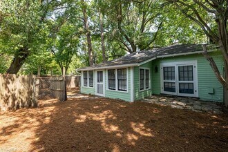 208 Leftwich St, Unit Cottage in Greensboro, NC - Building Photo - Building Photo