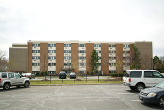 Cedar Center Apartments in University Heights, OH - Building Photo - Building Photo