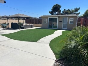 4237 Darwin Way, Unit Darwin Way in San Diego, CA - Foto de edificio - Building Photo
