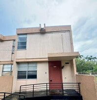 6023 SW 69th St in South Miami, FL - Building Photo