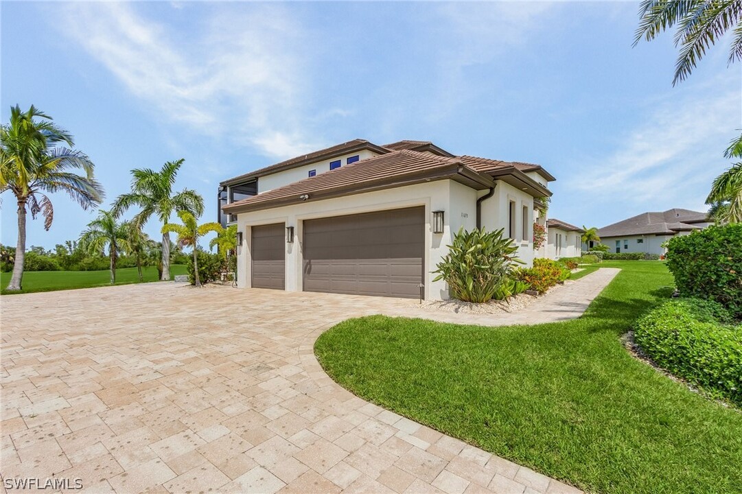 11695 Royal Tee Cir in Cape Coral, FL - Building Photo