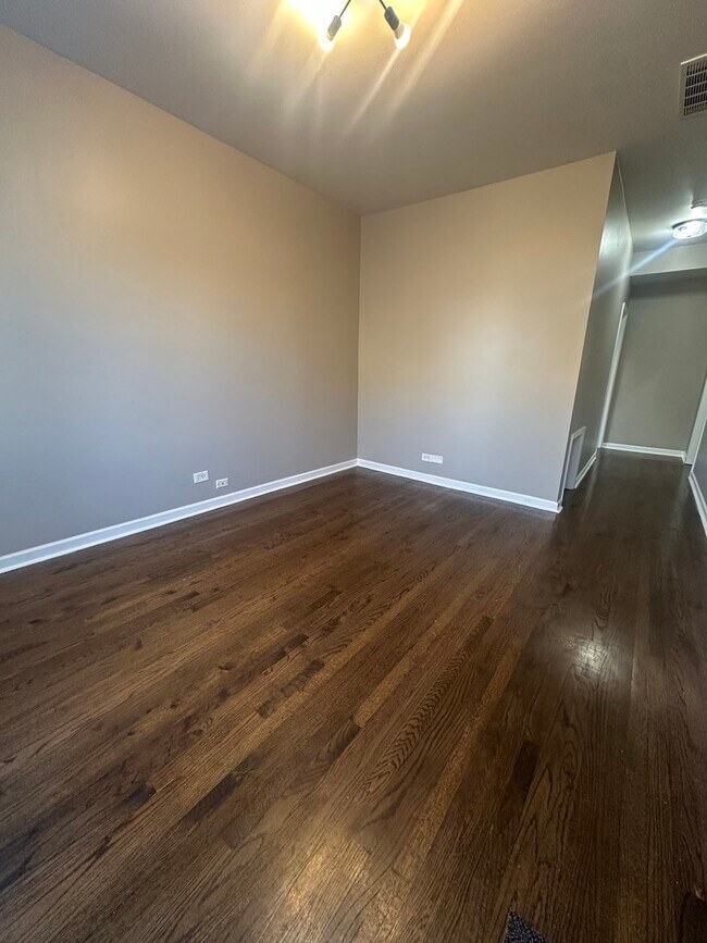 3251 W Berteau Ave in Chicago, IL - Building Photo - Building Photo