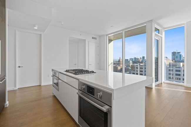 property at 313 W 17th St