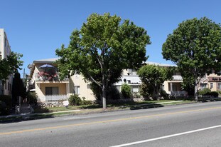 Monroe Manor in Santa Monica, CA - Building Photo