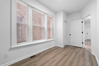 6816 S Champlain Ave in Chicago, IL - Building Photo - Building Photo