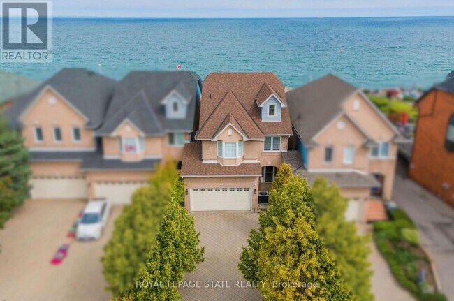 55 Edgewater Dr in Hamilton, ON - Building Photo - Building Photo