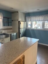 80 Pine St in Swampscott, MA - Foto de edificio - Building Photo