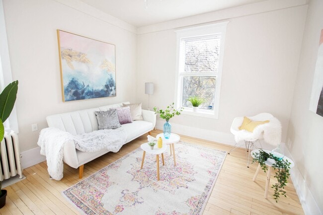277 Arbuthnot Apartment
