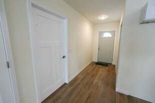 713 Salsbery Cir in Hillsboro, WI - Building Photo