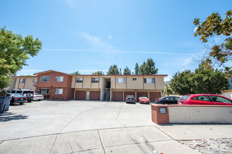 3714 Lincoln Ct in Fremont, CA - Foto de edificio - Building Photo