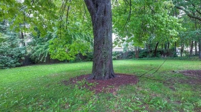 35348 Sheffield St in Westland, MI - Building Photo - Building Photo