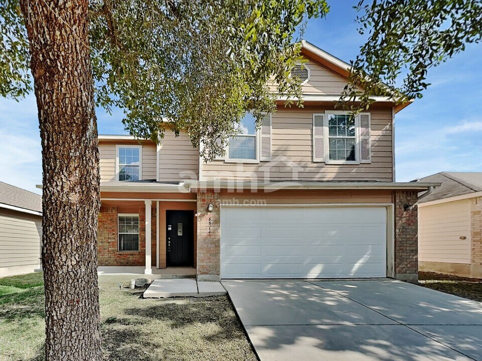 8514 Silver Brush in San Antonio, TX - Building Photo