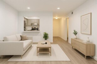 5311 Fleetwood Oaks Ave in Dallas, TX - Building Photo