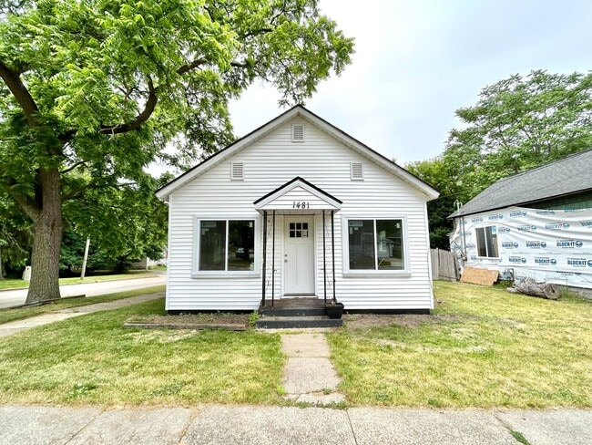 property at 1481 Division St