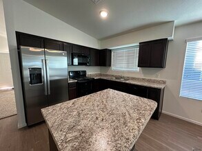 4612 S Desert Willow Wy in Yuma, AZ - Building Photo - Building Photo