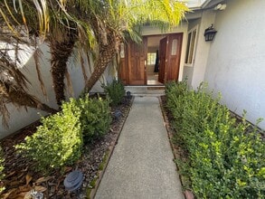 8384 Mediterranean Way in Sacramento, CA - Building Photo - Building Photo
