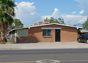 308 W Irvington Rd in Tucson, AZ - Building Photo - Building Photo