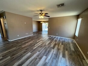 5710 N 73rd Dr in Glendale, AZ - Building Photo - Building Photo