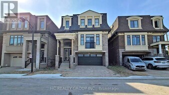 2123 Royal Gala Cir in Mississauga, ON - Building Photo