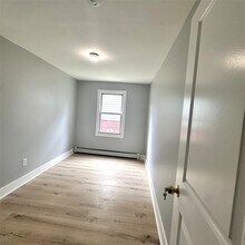 122 Garden St in Poughkeepsie, NY - Building Photo - Building Photo